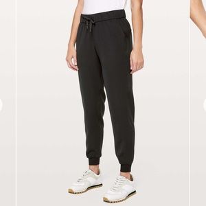 Lululemon Black On The Fly Jogger